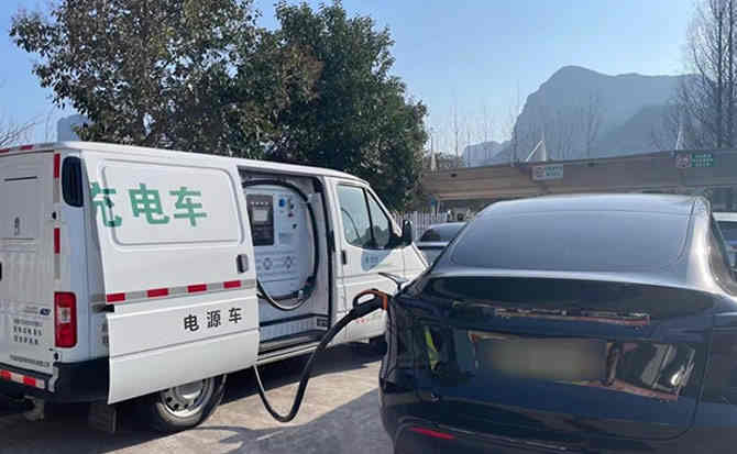 马边汽车搭电